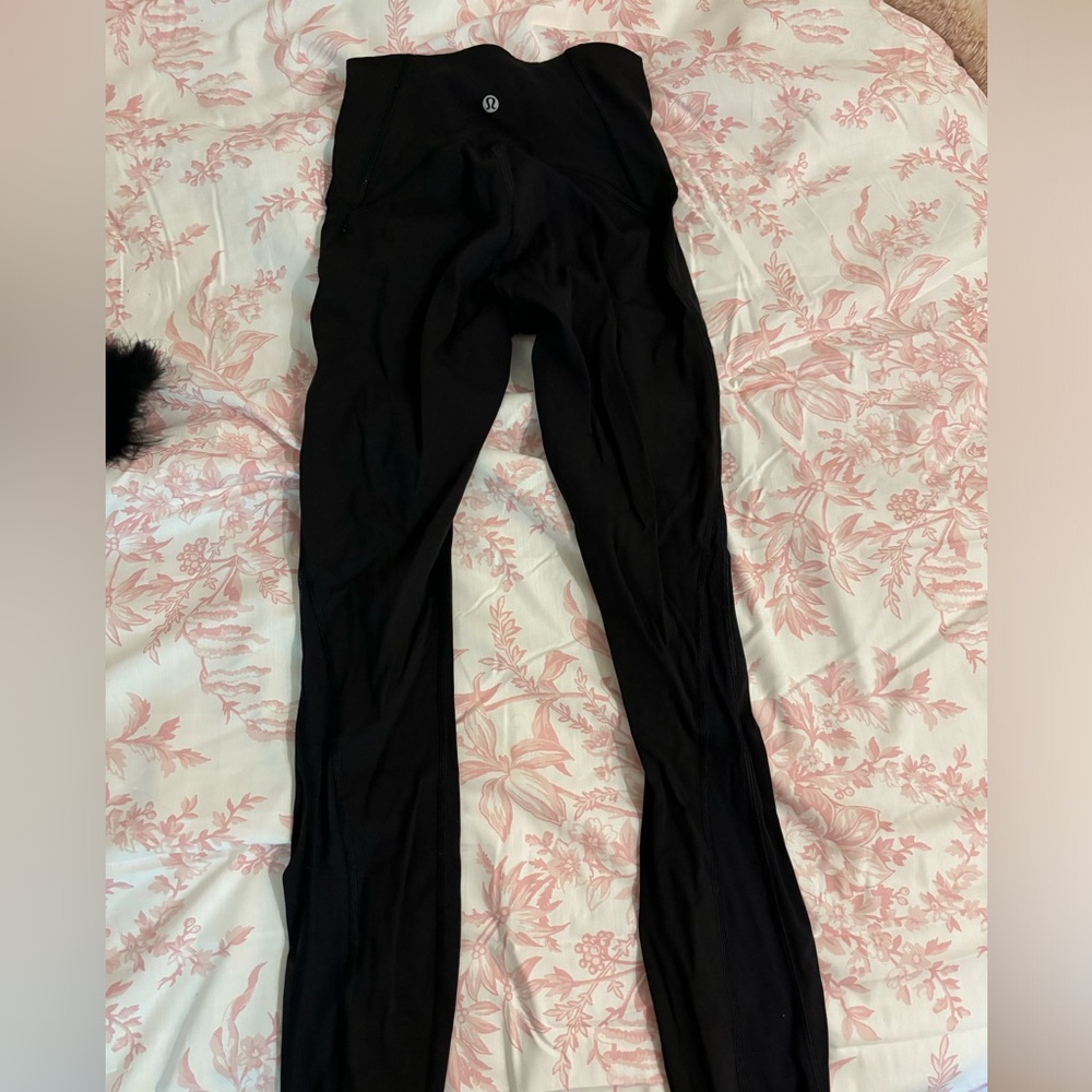 black lululemon leggings
